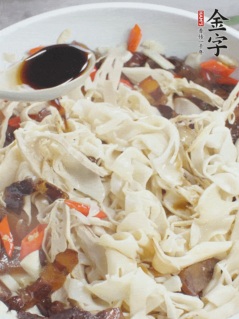 下糯米筍，淋一點生抽、蠔油調味。