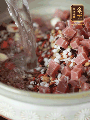 加入金字火腿丁，清水